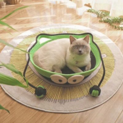 chat qui regarde en face dans panier chat tisse main