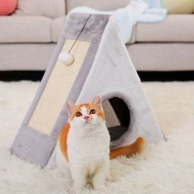 niche pour chat triangulaire avec grattoir gris avec chat