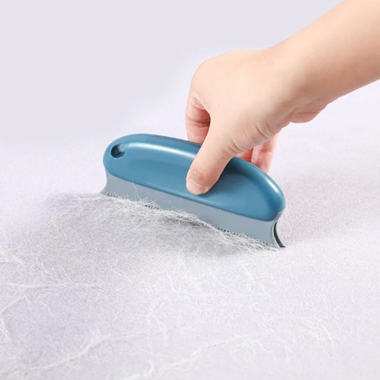 brosse anti poil​ ergonomique bleu fonce