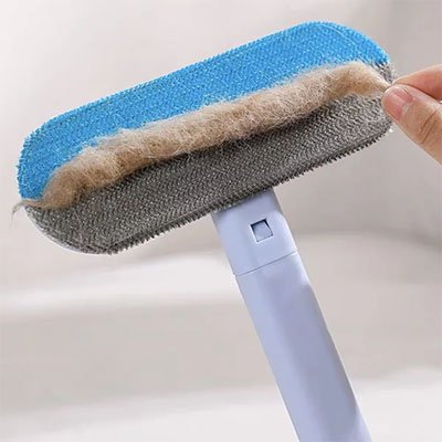 brosse anti poil long manche 
