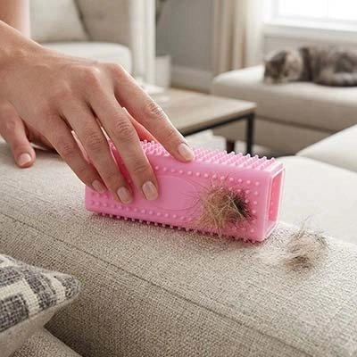 brosse anti poil silicone rose canape