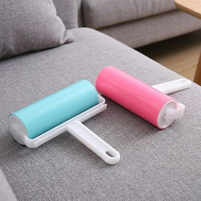 brosse anti poils reutilisable bleu rose canape