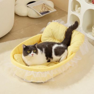 chat panier princesse jaune