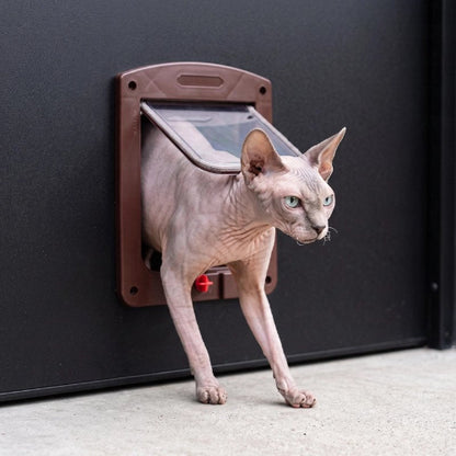 chatière resistante aux intemperies marron chat sortant