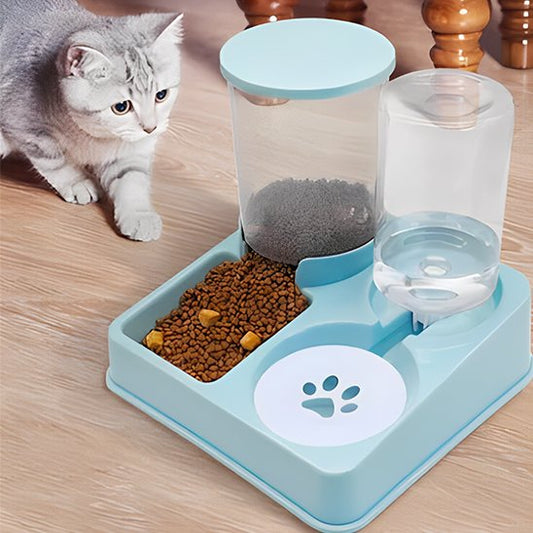 distributeur de croquettes pour chat bleu clair ludique avec chaton