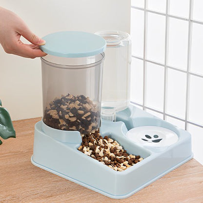 distributeur de croquettes pour chat bleu pastel ludique