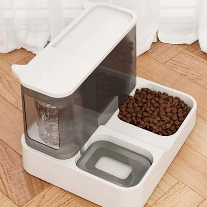 distributeur de croquettes pour chat design epure dans salon