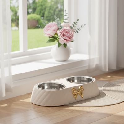 gamelle chat nœud papillon couleur blanc dans salon