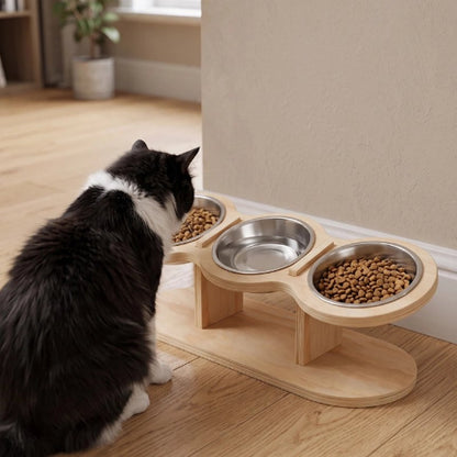 gamelle chat surélevée bois clair chat mangeant