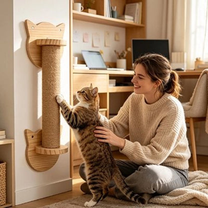griffoir chat fixation murale maitresse chat debout chambre