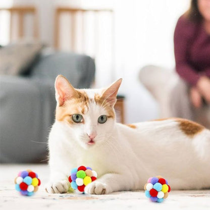 jouet pour chat balles multicolores avec chat allonge