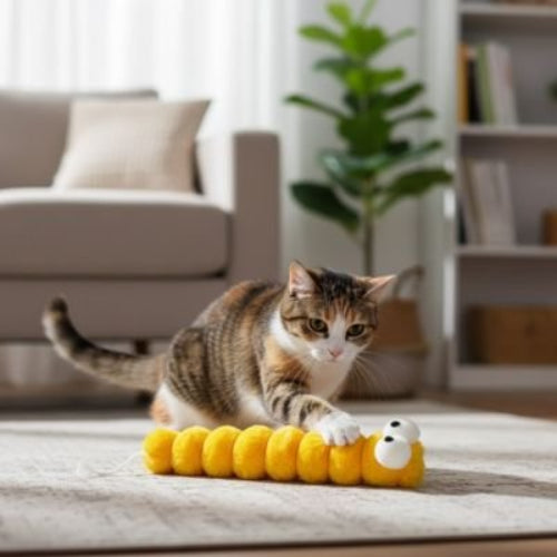 jouet pour chat chenille jaune chat jouant