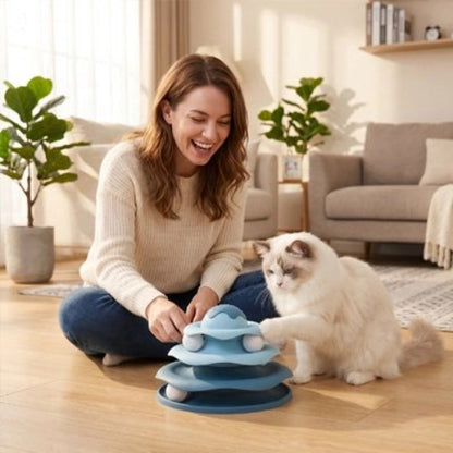 jouet pour chat tour spirale bleu maitresse chat jouant