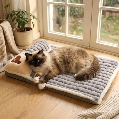 lit pour chat matelas orthopedique gris chat allonge salon
