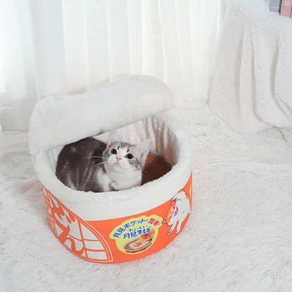 maison pour chat bol de nouilles orange chat allonge