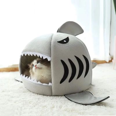 niche pour chat grand requin gris avec chat