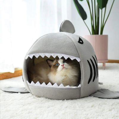 niche pour chat grand requin gris