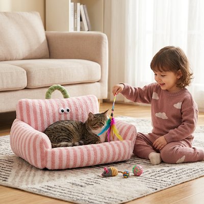 panier chat fauteuil raye rose enfant chat allonge salon