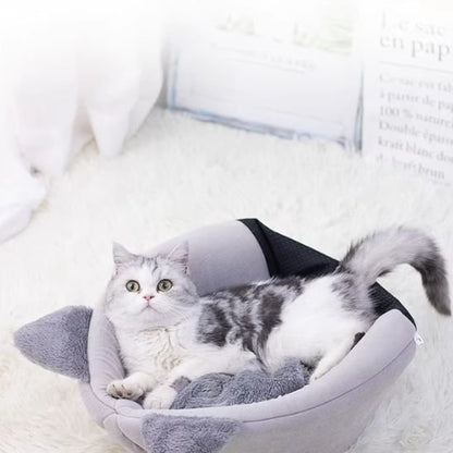 panier pour chat gris tete felin chat allonge