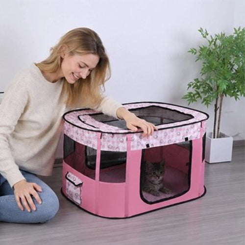 parc pour chat rose maitresse chat allonge